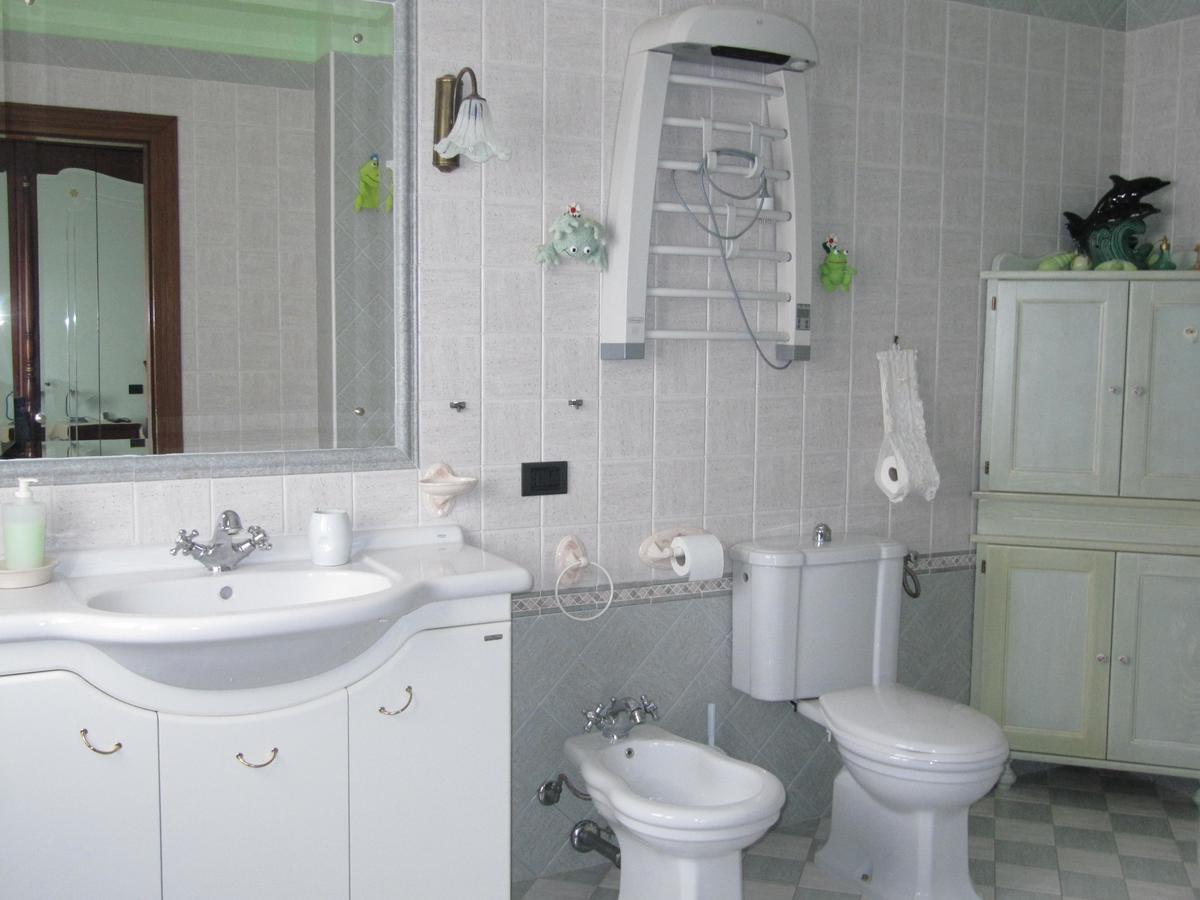 Il Portico Bed & Breakfast Uras Екстериор снимка