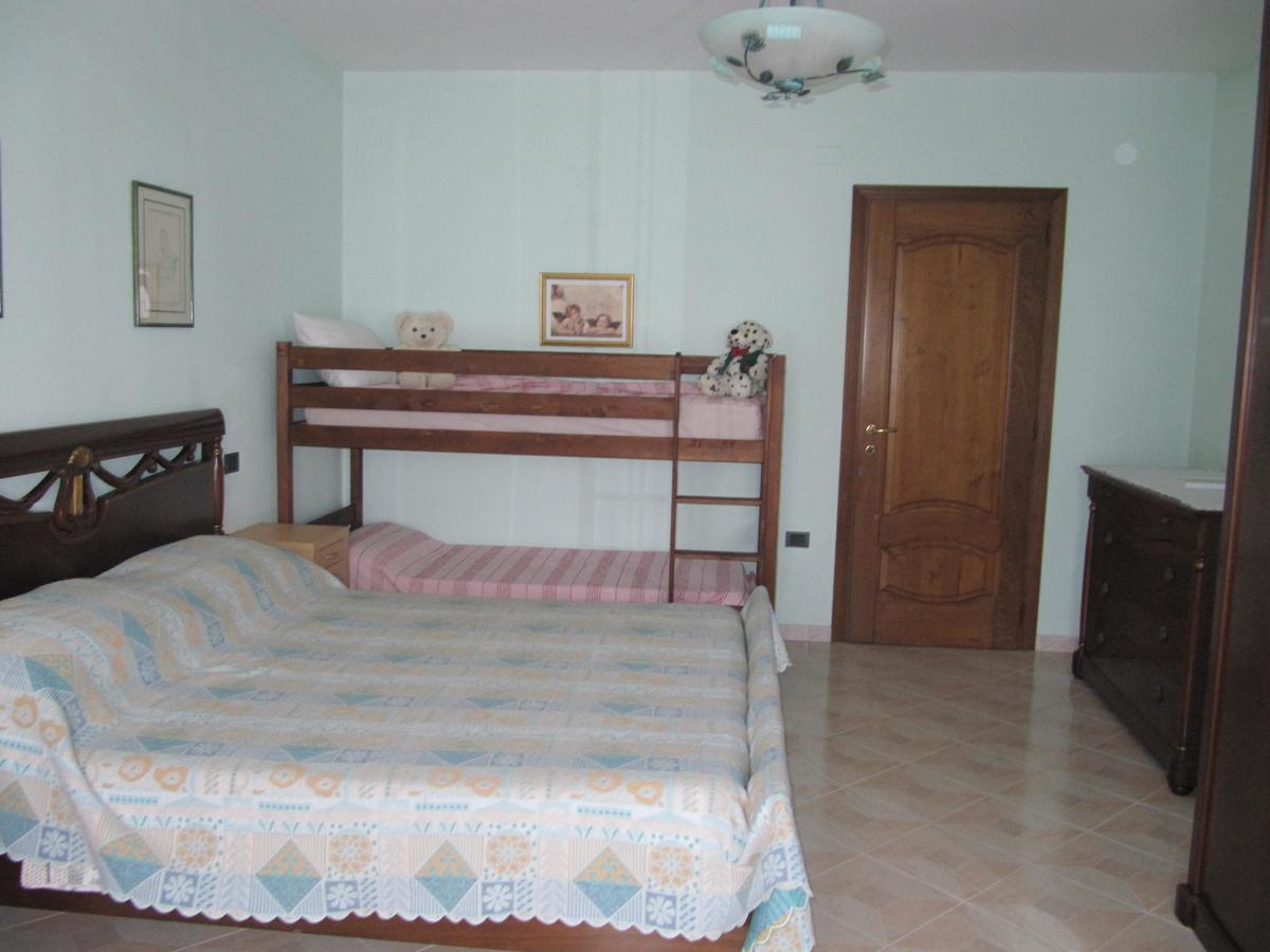 Il Portico Bed & Breakfast Uras Екстериор снимка